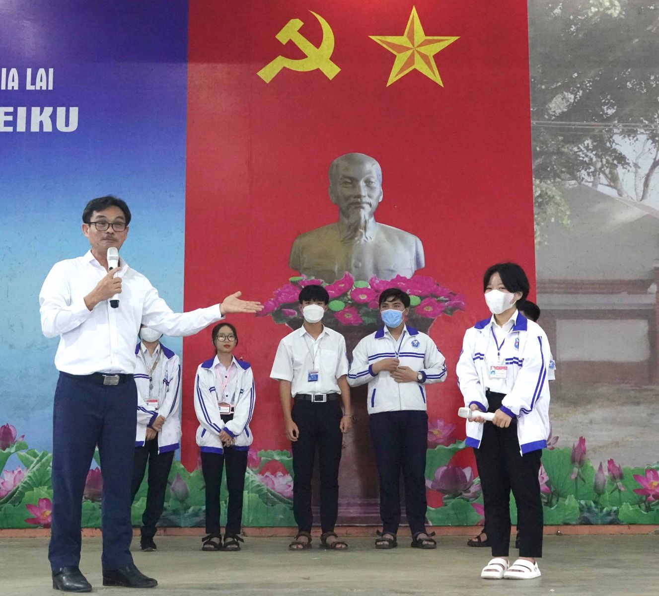 Diễn giả Mai Hữu Tài “chắp cánh” ước mơ cùng học sinh Trường THPT Pleiku